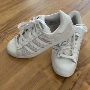 White adidas superstars womens 6/child’s 4.5